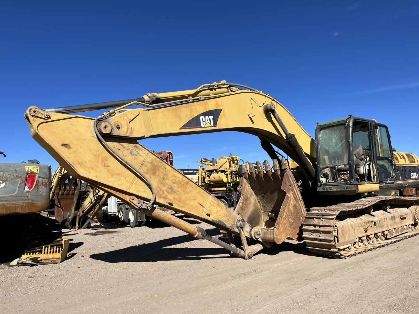 ./imagenes/INVOICE/2019/17511/EXCAVADORA 330C PARA PARTES (1).JPG